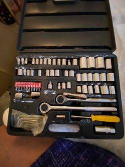 Socket Wrench Tool Set with Case