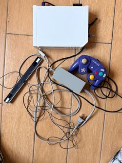 Nintendo Wii Console + GameCube Controller + Cables