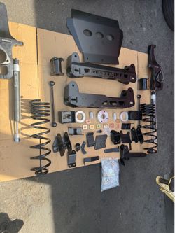 7 INCH LIFIT KITS FOR CHEVY/GMC/RAM/FORD ON SPECIAL HAVE IT IN STOCK