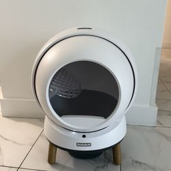PetSafe Automatic Cat Litter Box — Like New!