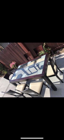 Dining table for sale with 6 chairs