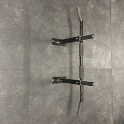 Wall mount pull up bar