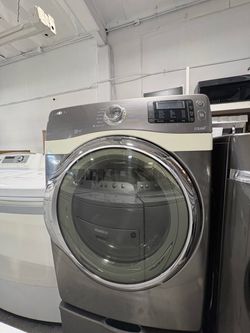 Samsung Front Load Dryer with Steam