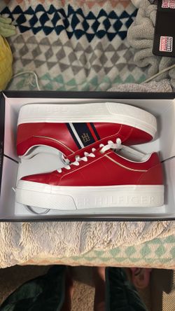 NEVER WORN Tommy Hilfiger Platform Shoes
