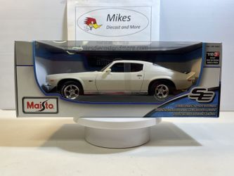 1971 Chevy Z/28 Camaro Diecast Model Car: 1/18 Scale, New In the Box By Maisto