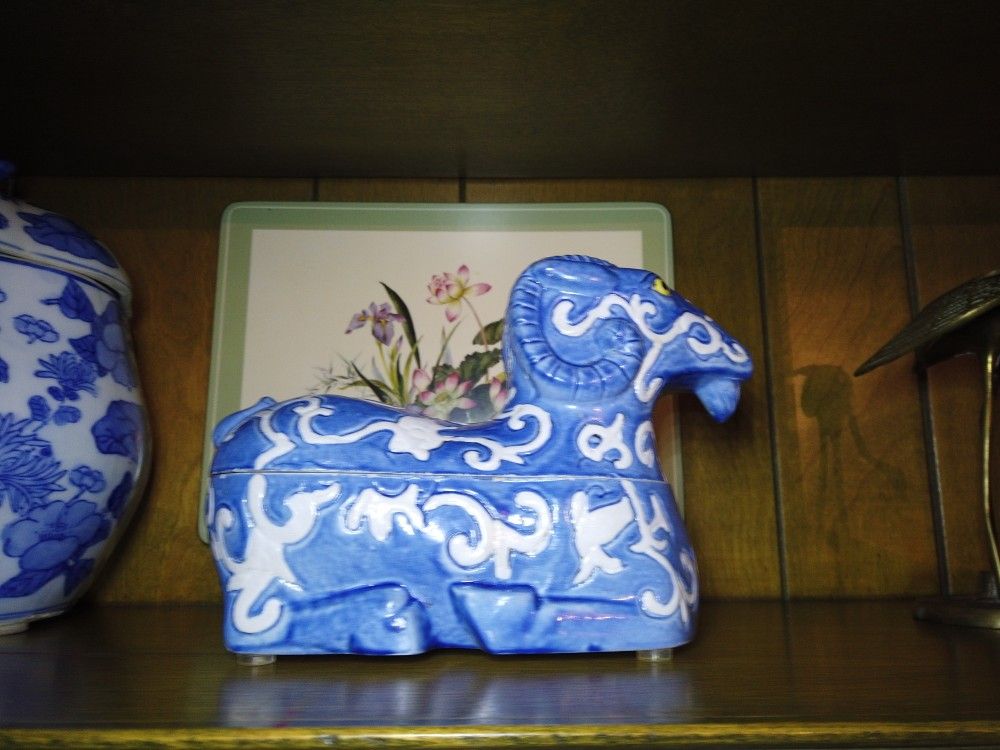Vintage Chinese Porcelain Ram Box