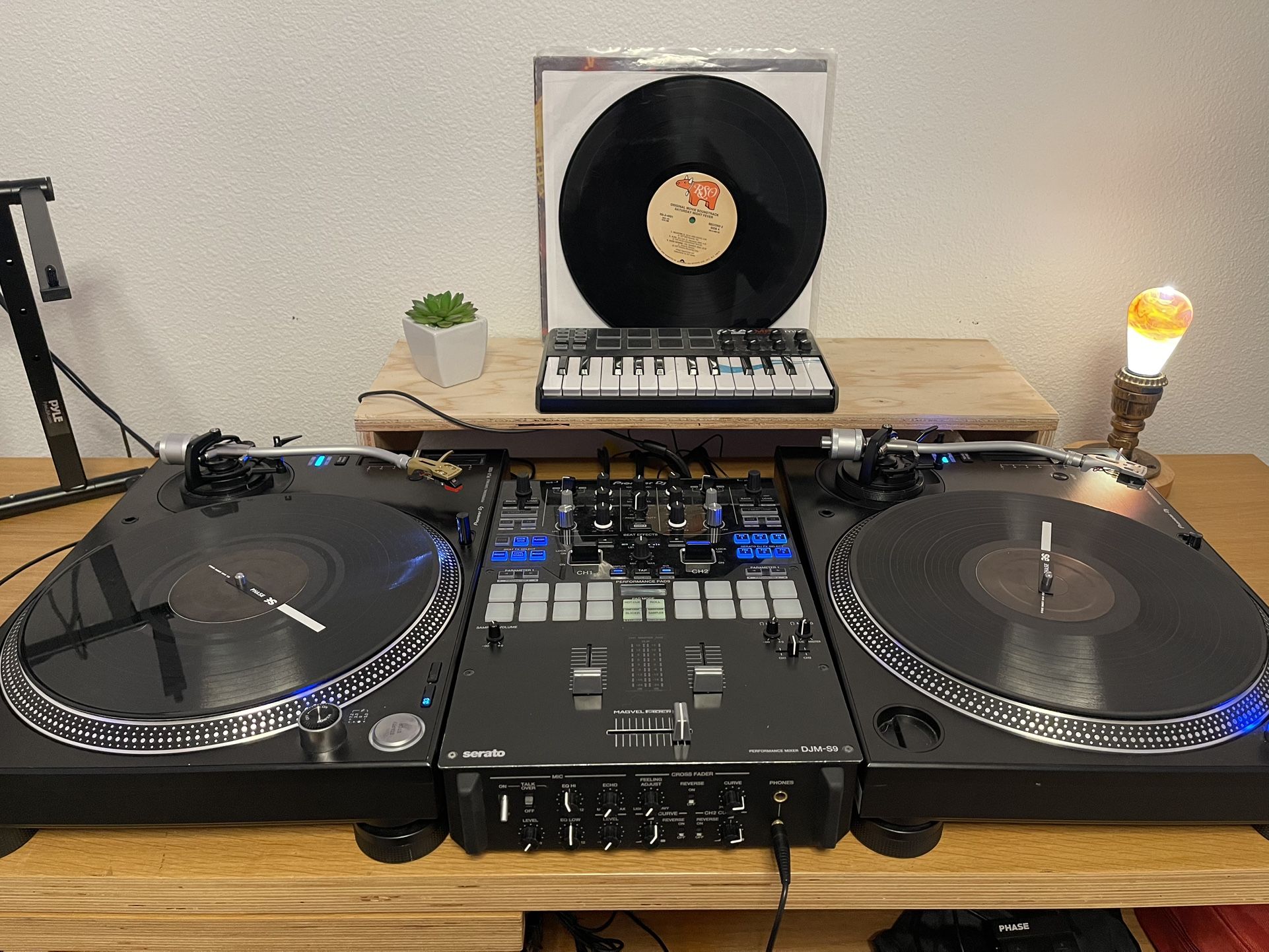 Full Dj Set Up - S9 + (2) PLX 1000