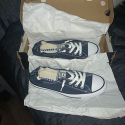 Brand New 9 And 1/2 Women's Navy Blue Low Top Converse