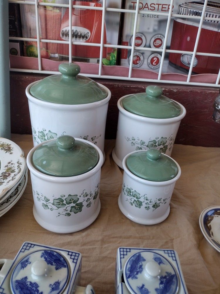 Corelle CALLAWAY IVY 4-Piece CANISTER Set w/Lids by Jay Imports
Inc