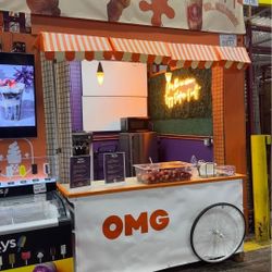 Busy Business  At Farm Market Omg.usa