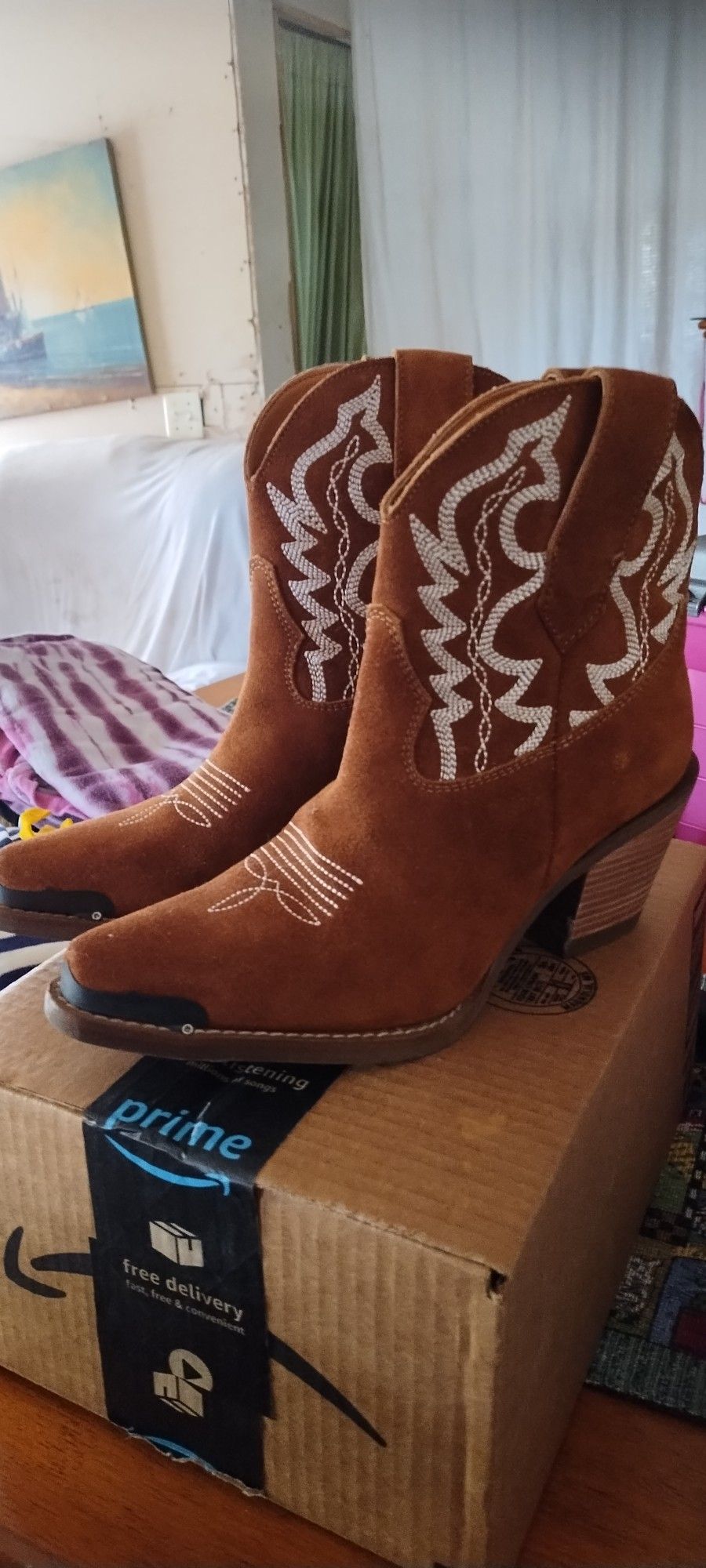 Women's Size 7 w Boots