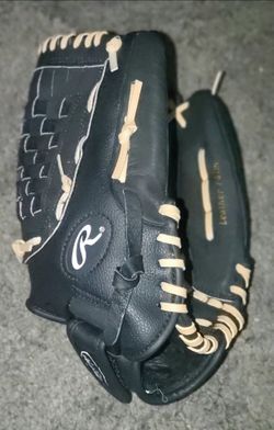 Rawlings 13" Baseball/Softball Glove in Like New Condition