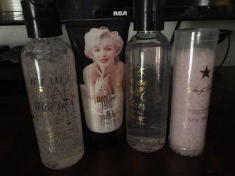 Marilyn Monroe bath set