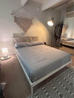 Ikea bed Excellent / Like New