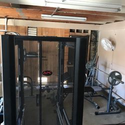 APC Net Shelter SV rack cabinet Black 