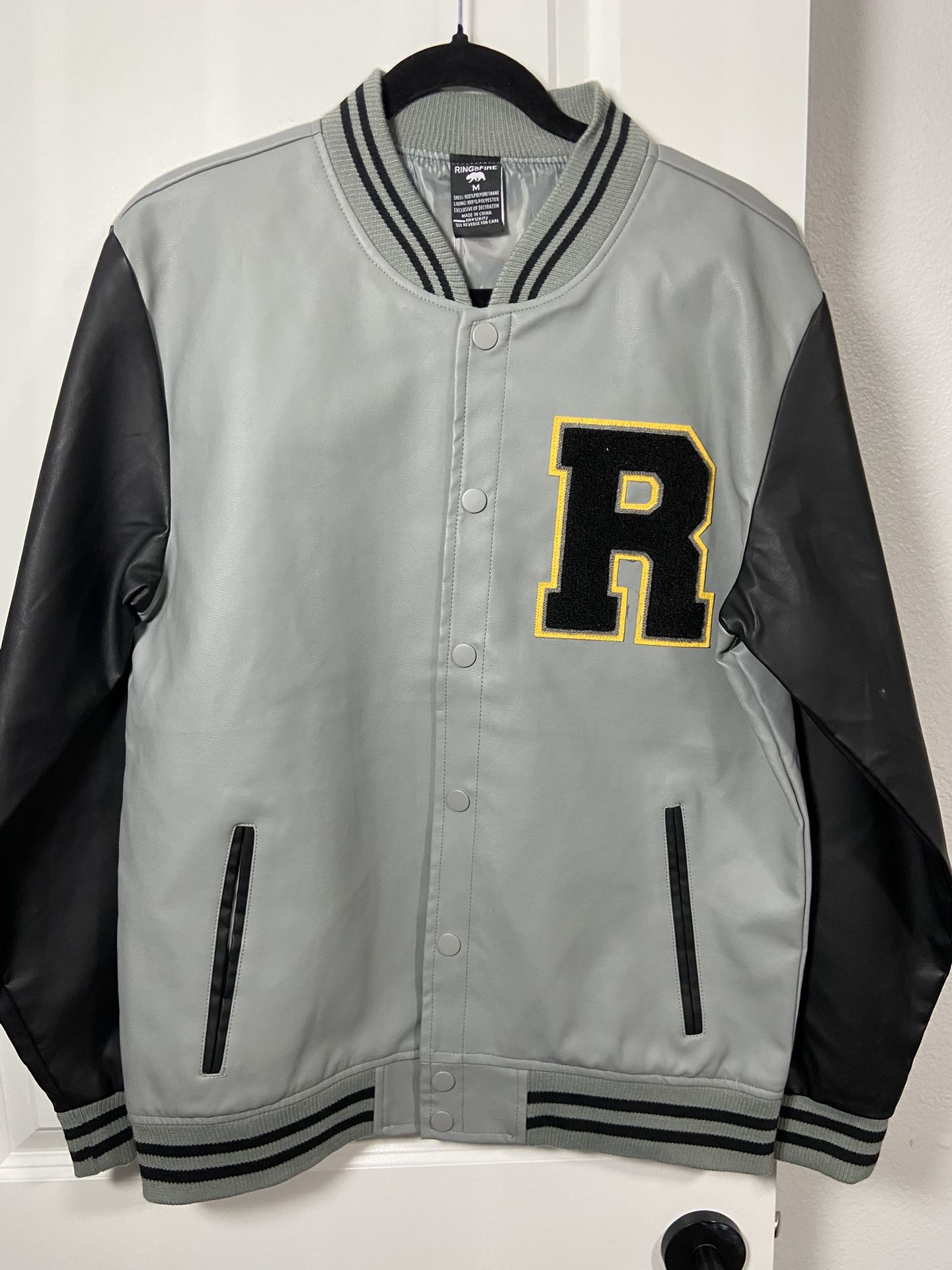 Sweater / Jacket 🧥