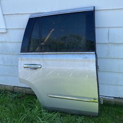 15-20 Escalade Rear Door (passenger Side)