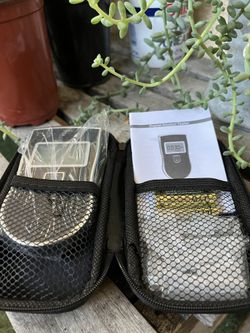 Breathalyzer Alcohol Tester