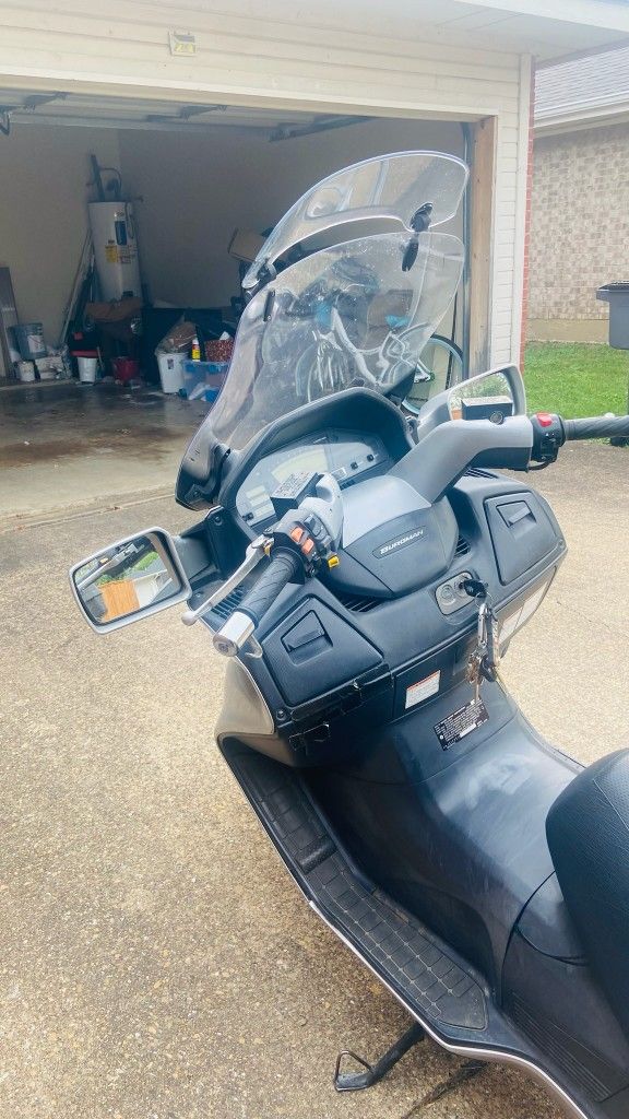 2005 SUZUKI BURGMAN 650CC