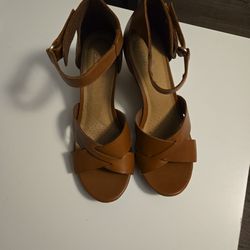Clark's Brown Leather Sandals Size 7.5