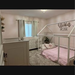 Full toddler Montessori bed for sale !