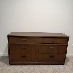 Dresser / TV stand