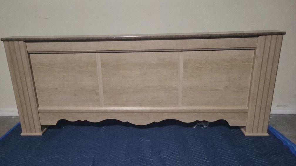 Queen Headboard, Footboard, Dresser and Nightstand 