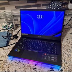 MSI GE67HX 12UGS Raider Gaming Laptop