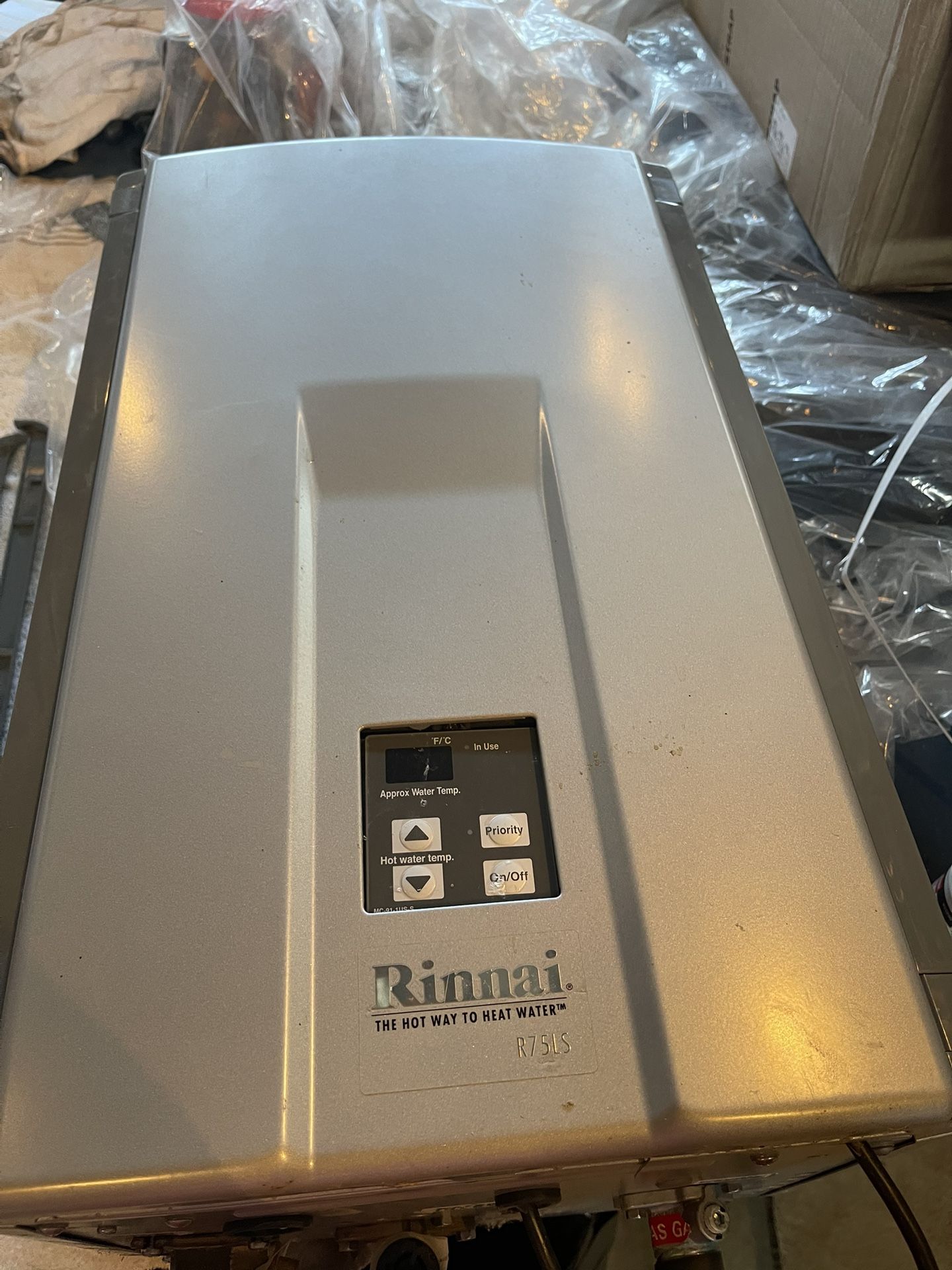 Rinnai Tankless Hot Water Tank Really Clean Propane