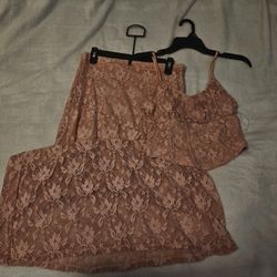 2-Piece Lace Outfit