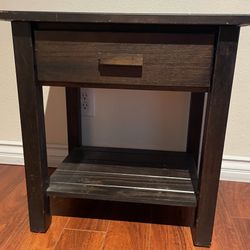 End table/Night stand