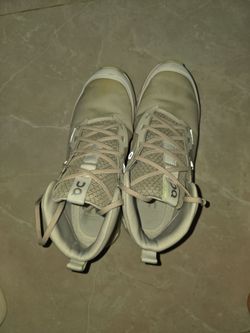 On cloud Cloudrock 8.5 shoes