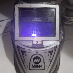 Welding helmet