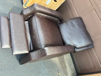 Free push back recliner
