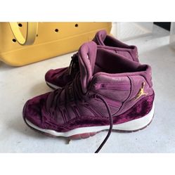 Air Jordan 11 XI Retro Red Velvet Heiress Night Maroon Size 6 Y