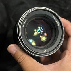Sony 85mm 1.8 E Mount lens