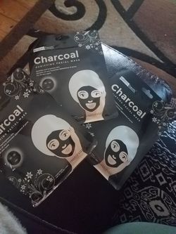 Charcoal purifying facial mask