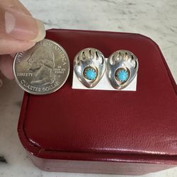 Vintage 925 , Native Am. Bear Claw Stud Earrings With Genuine Turquoise, New Rubber Backs , Not Marked , Tested And Guaranteed Sterling Silver 