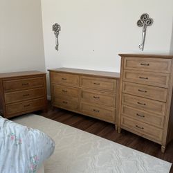 Dresser Set