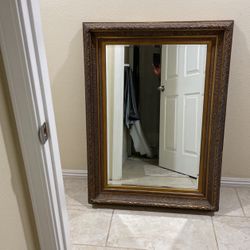 Beautiful Vintage Windsor Mirror.