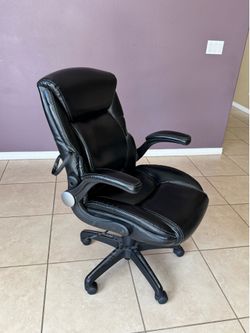 Serta Executive Office Chair – Comfortable & Stable (Great Deal!)