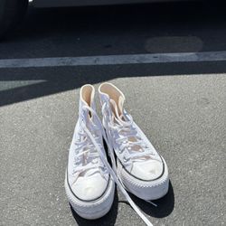 Size 6 Converse (women’s)