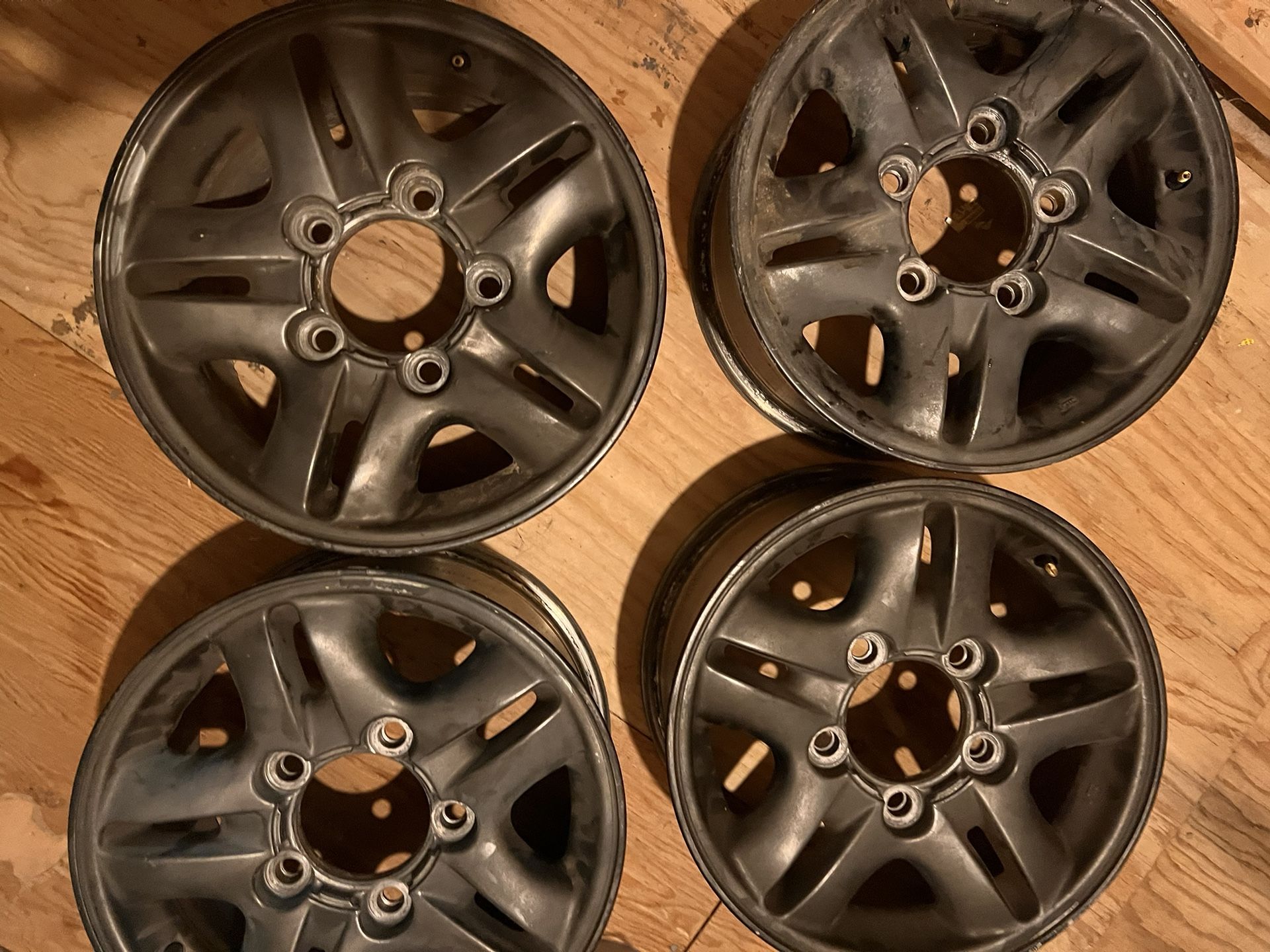 Lx 470 Lexus Wheels Oem 100 Series for Sale in League City, TX - OfferUp