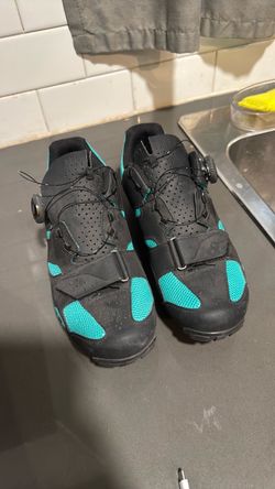 Women’s 2 bolt cleat size 41
