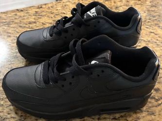 Nike air max 90s  size 4 like new $50