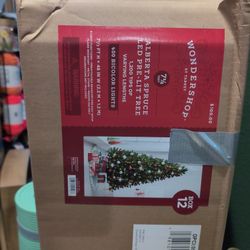 Pre lit 7.5 FT. Christmas Tree