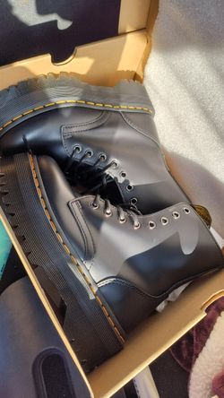 Dr Martens Size 6