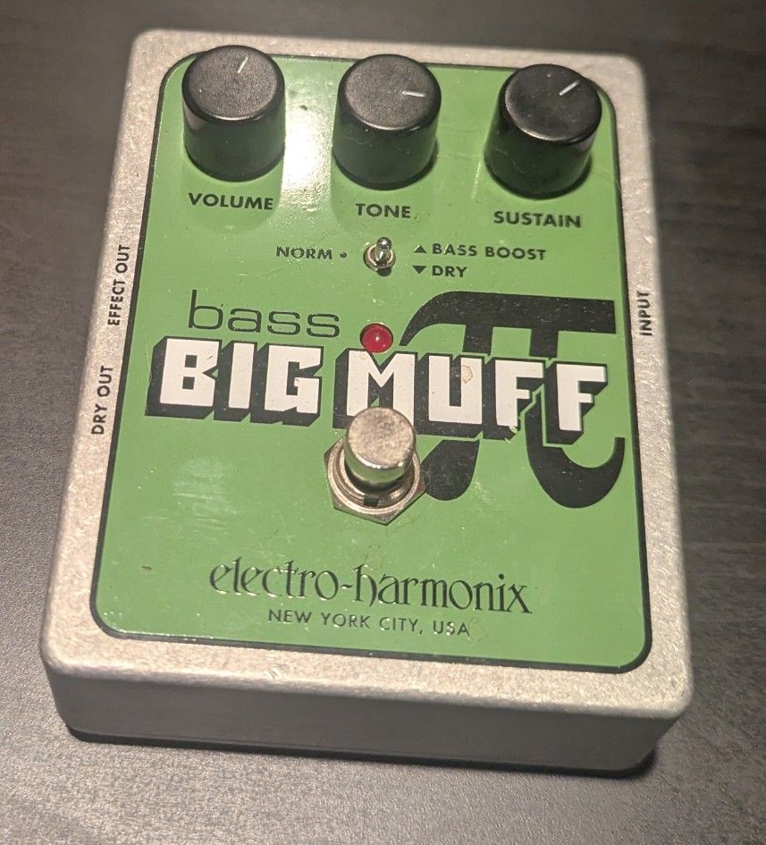 Big Muff Pi BASS Distortion/Fuzz Pedal By Electro-Harmonix