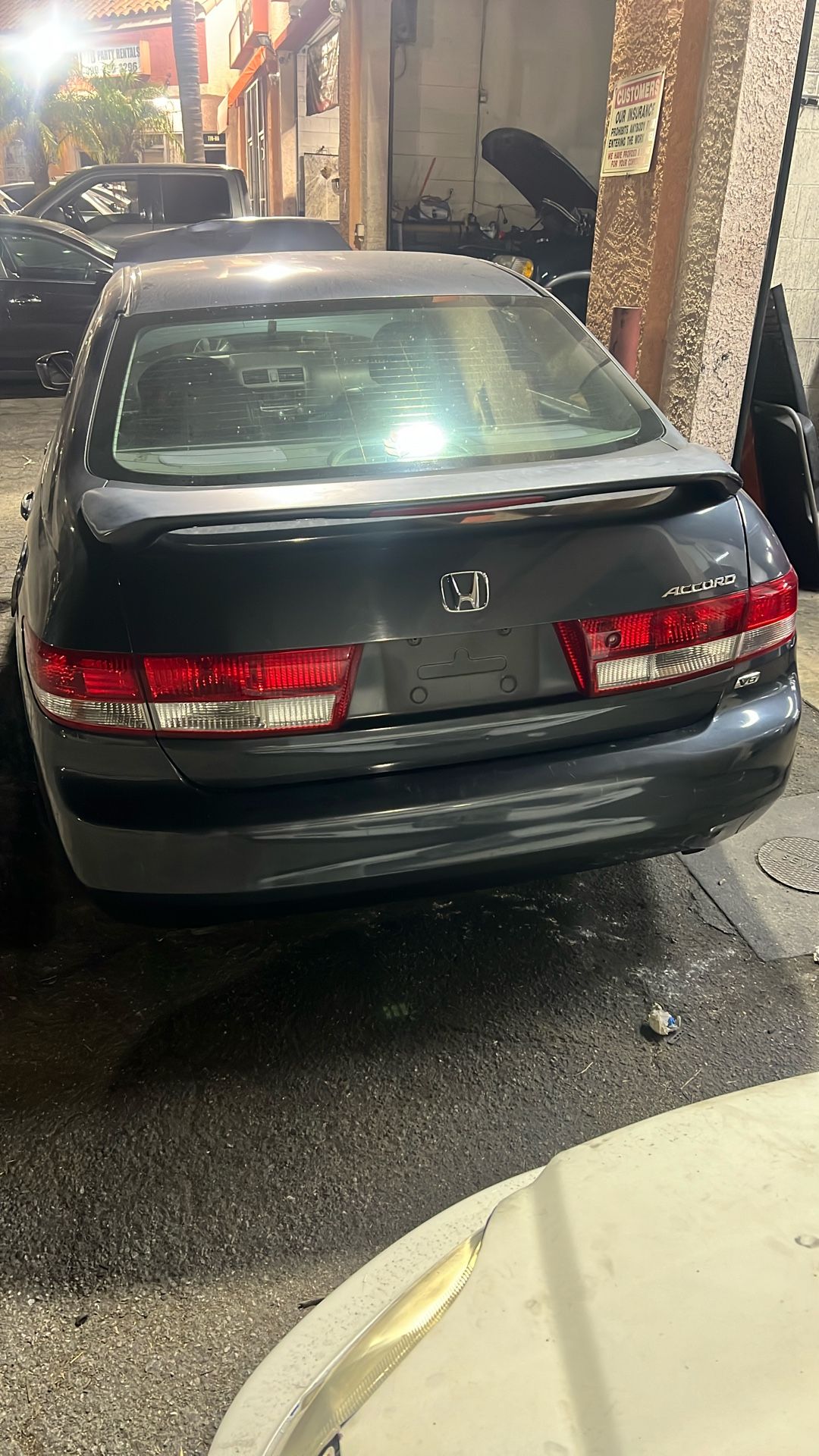 Accord 2003 Trunck And Tailgate Lights