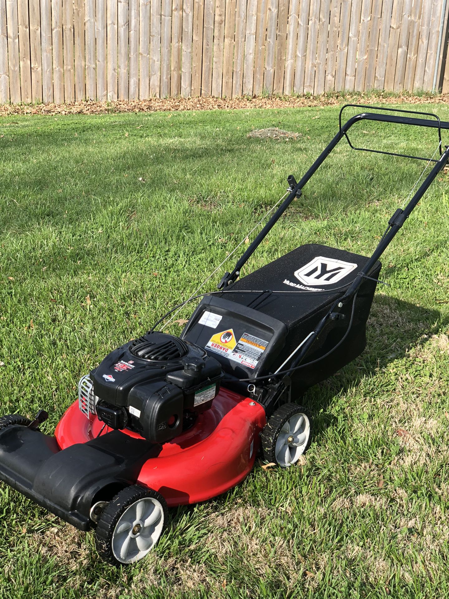 Yard machines 21” MTD with bag self propelled lawn mower in good working condition.